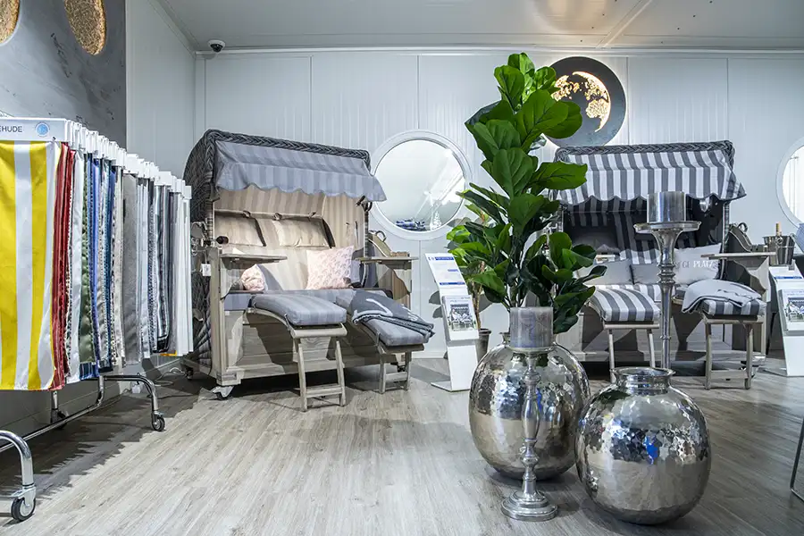 Strandkorb im Showroom in Buxtehude