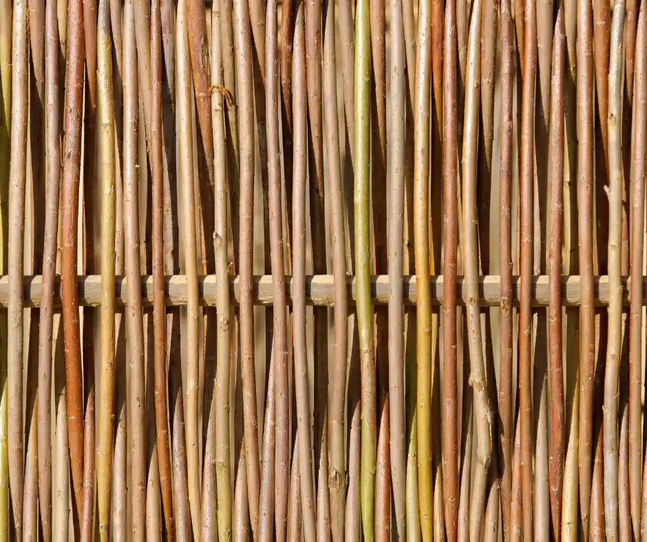 Weidezaun auf der Terrasse als Windschutz