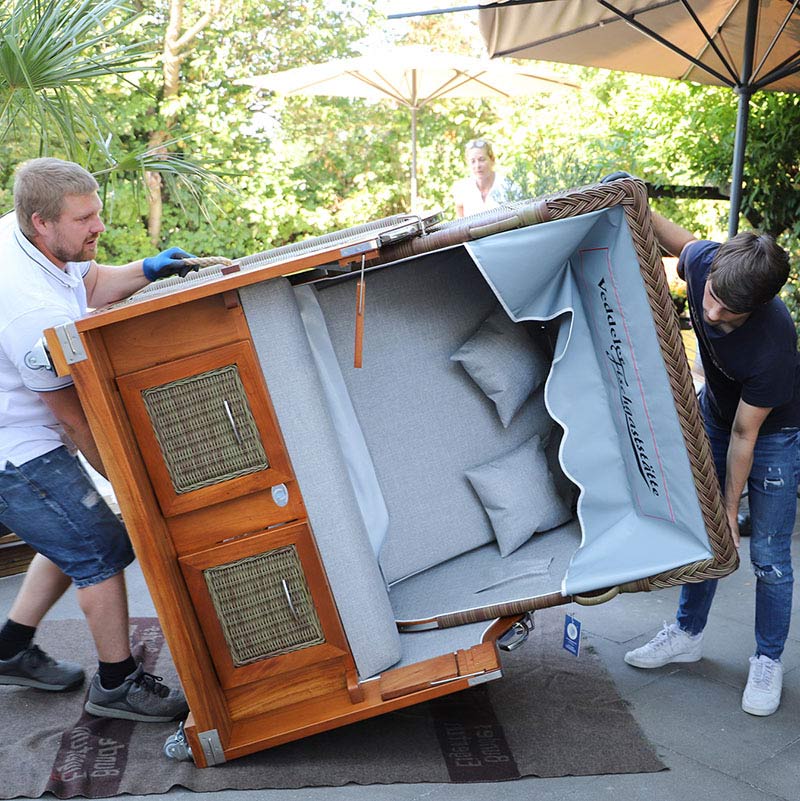 Strandkorb Anlieferung und Montage der Rollen
